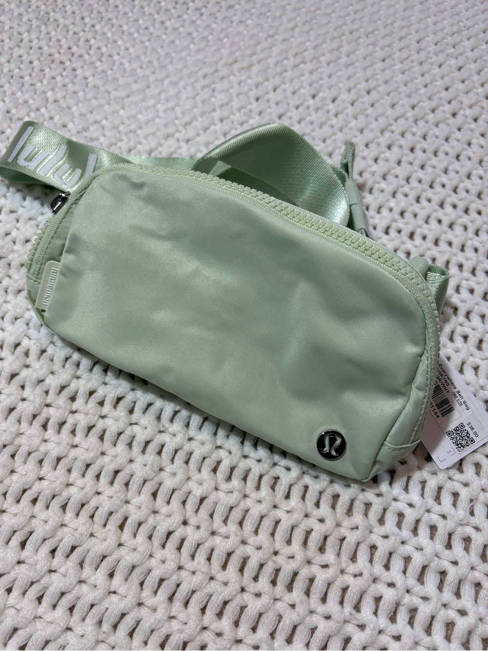 lululemon kohlrabi green everywhere belt bag